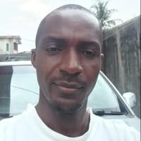 Portrait of Shamsudeen Adeshokan, the founder and professional blogger behind CyberNaira.